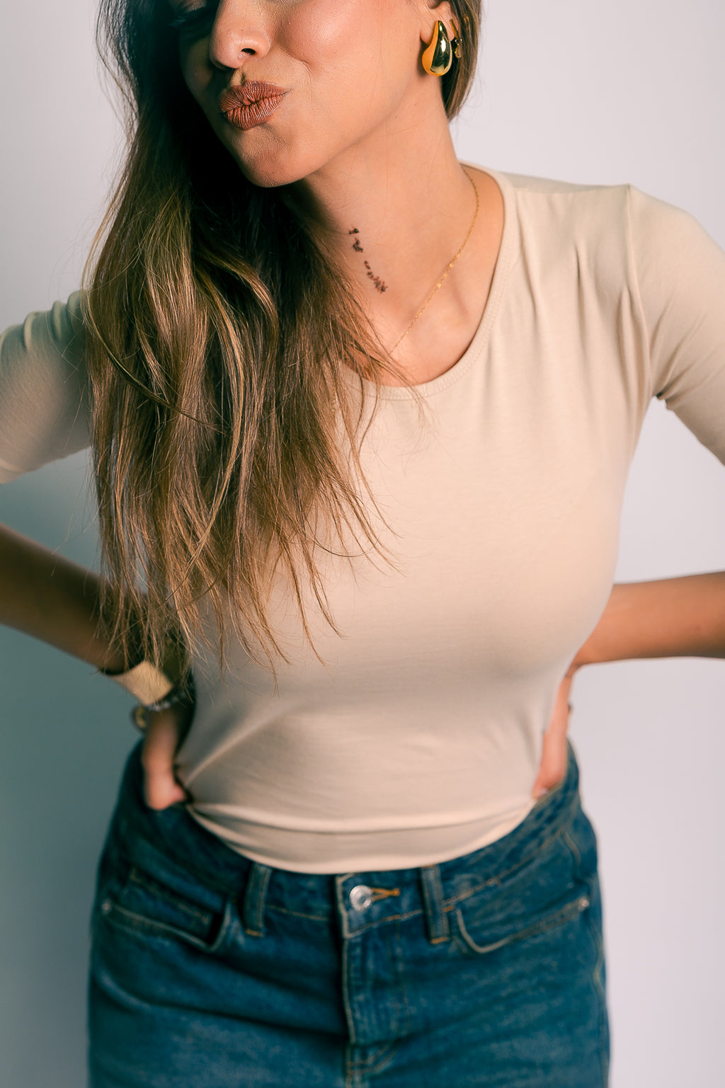 ROUND NECK SHORT SLEEVE